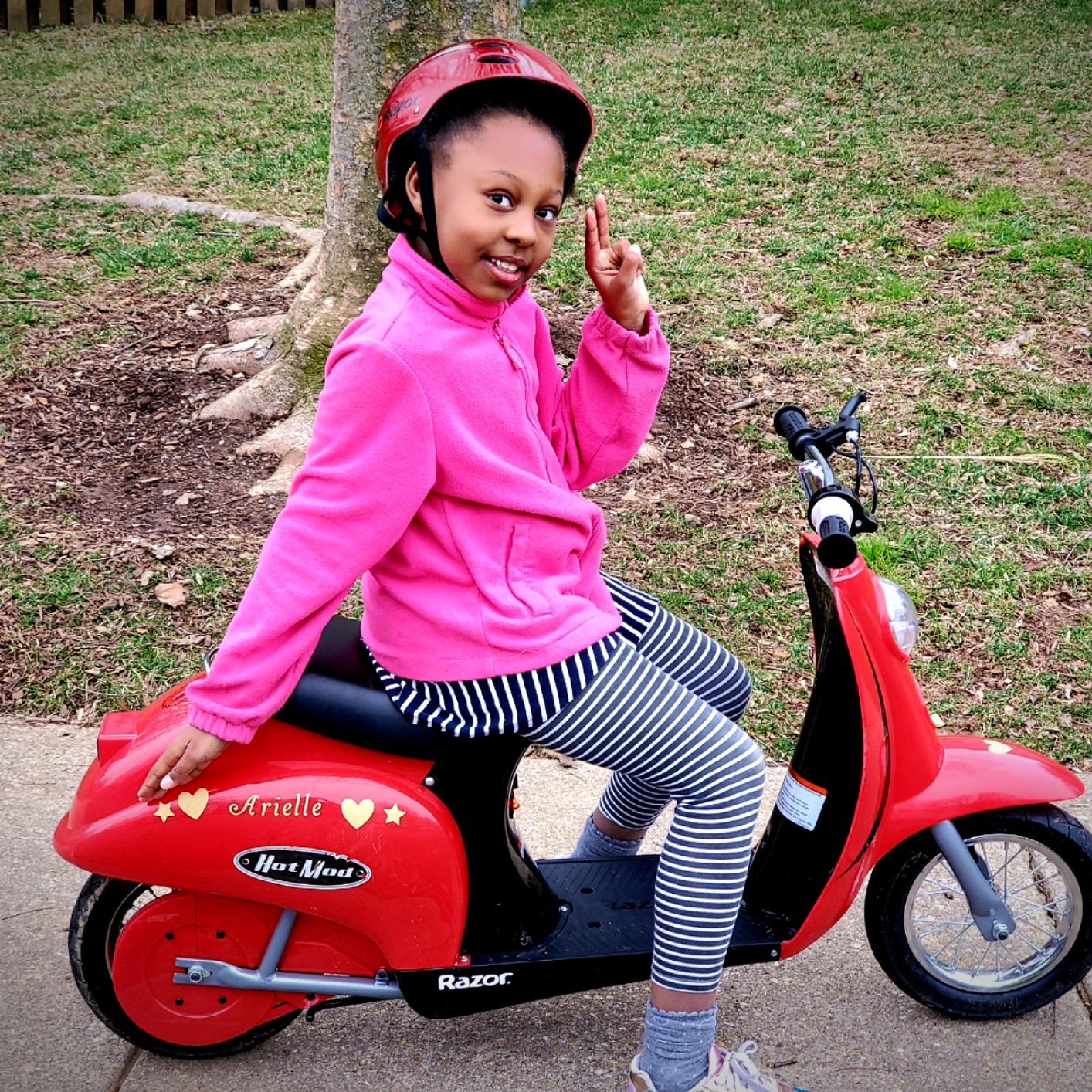 【Sports&Outdoors】Miniature Euro 24V Electric Kids Ride On Retro Scooter, Speeds up to 15 MPH with 10 Mile Range