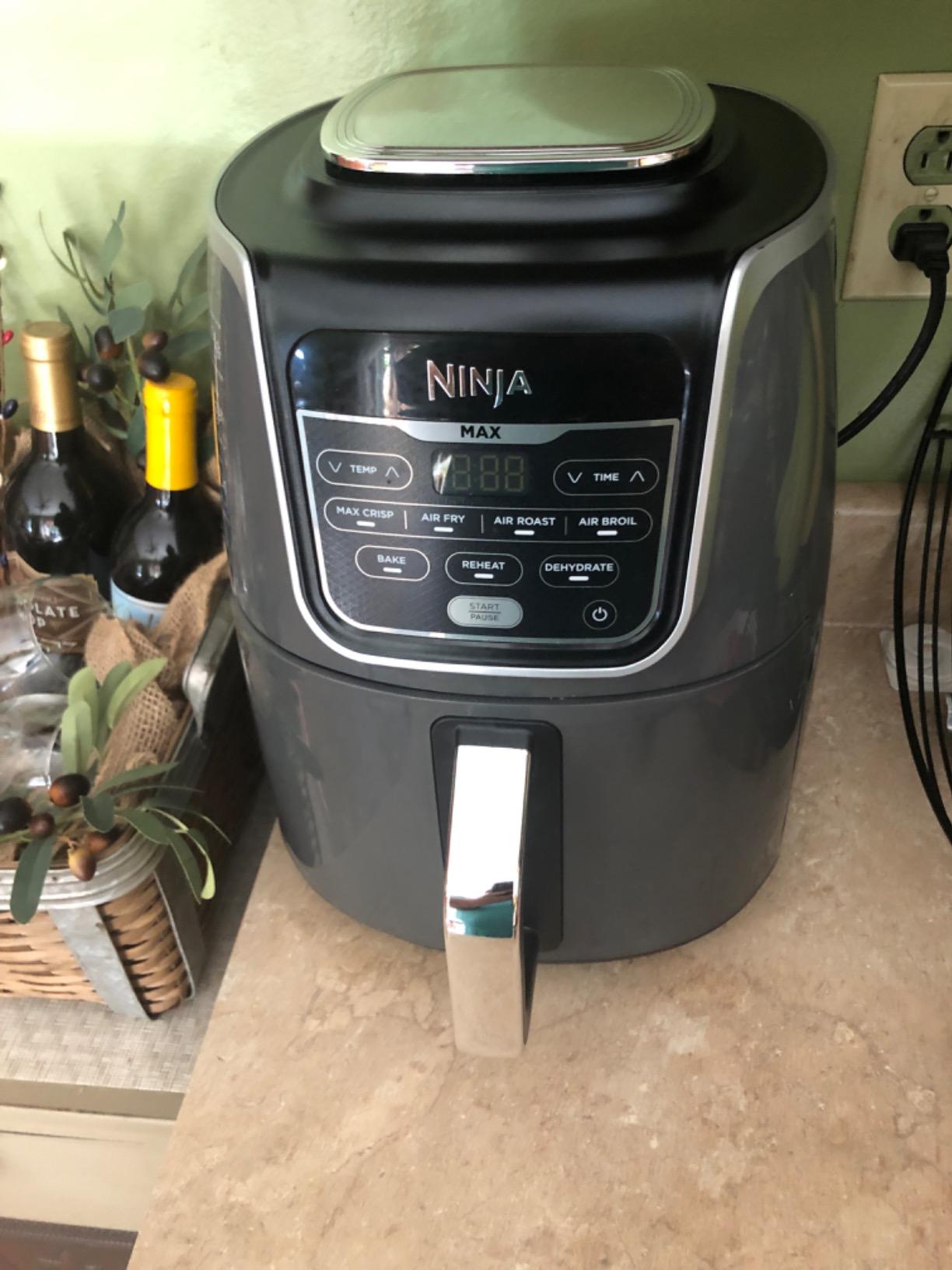 【Appliances】Ninja AF161 Max XL Air Fryer that Cooks, Crisps, Roasts, Bakes, Reheats & Dehydrates, 5.5 Quart