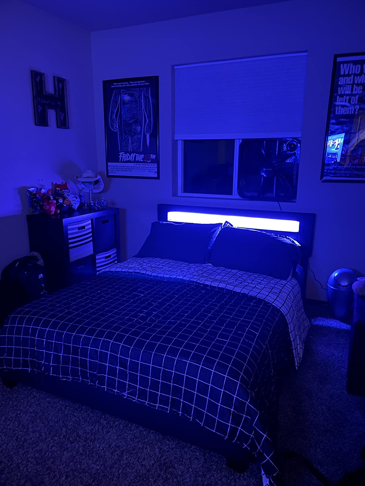 【Furniture】Pezzolla LED Bed Frame King Size - Contemporary Modern Low Profile Platform Bed with 16 Colors LED